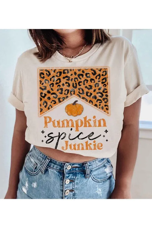 PUMPKIN SPICE JUNKIE GRAPHIC T SHIRT